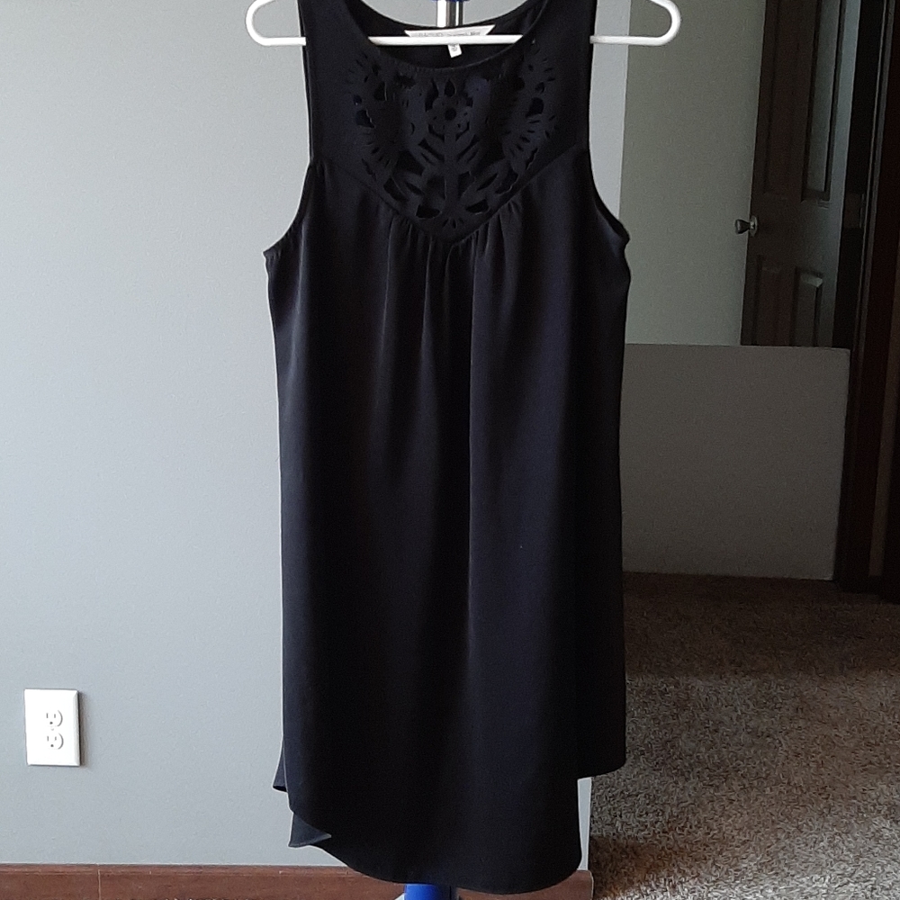 Black sleeveless dress